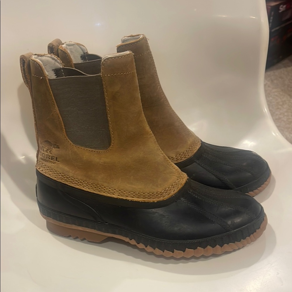 Sorel Men's Tan and Black Boots